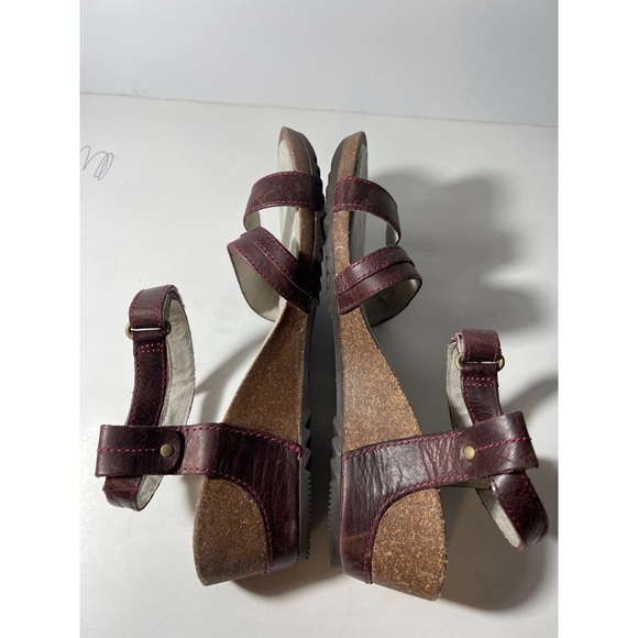 Merrell Burgundy Sandals - Picture 5 of 6